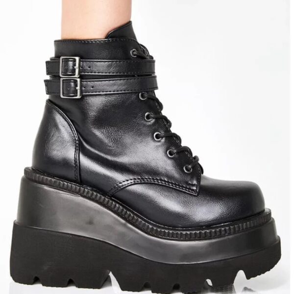 Bota Lia Plataforma Cano Curto
