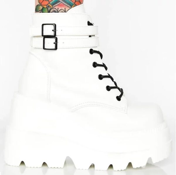 Bota Lia Plataforma Cano Curto - Imagem 9
