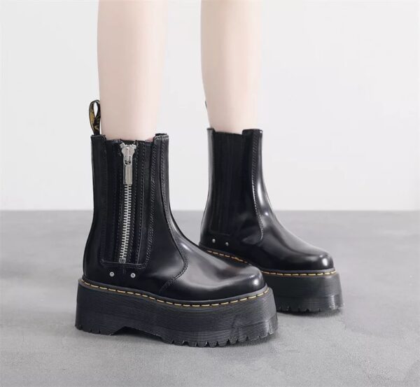 Bota Chelsea Maggie Couro Zíper - Imagem 4