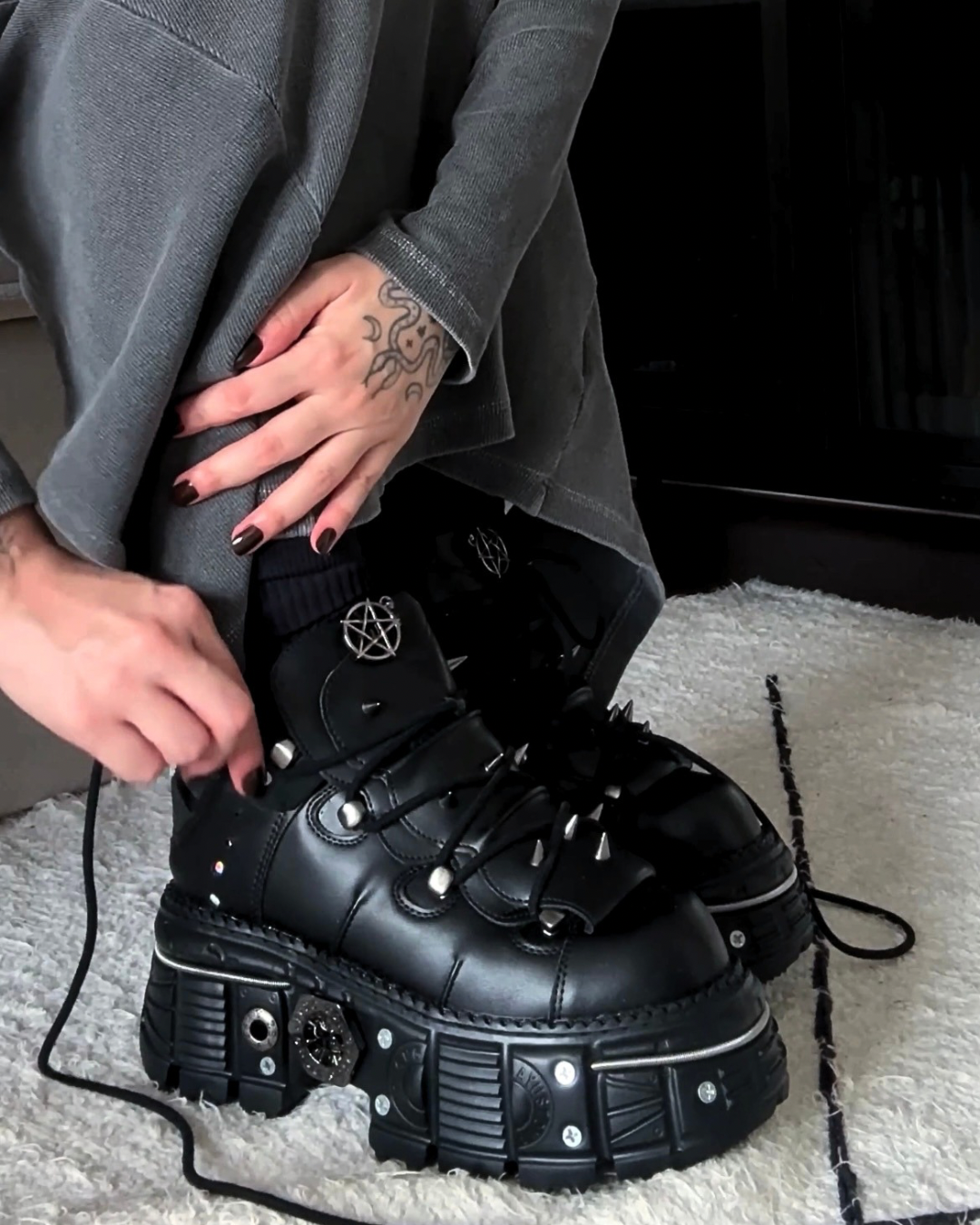 Tênis Plataforma Couro Pentagrama - Imagem 4